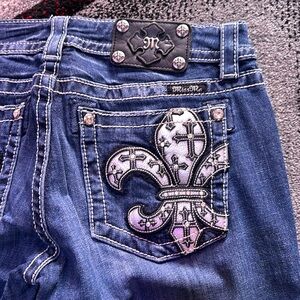 Ladies Miss Me Signature Cuffed Capri